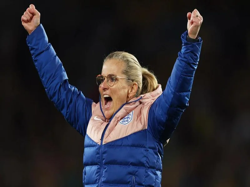 英格兰女足主帅威格曼被授予女爵士头衔，几位球员也被授勋